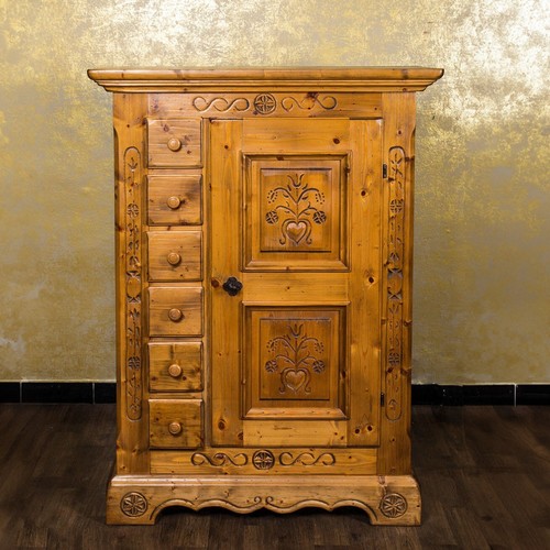 Voglauer household cabinet
